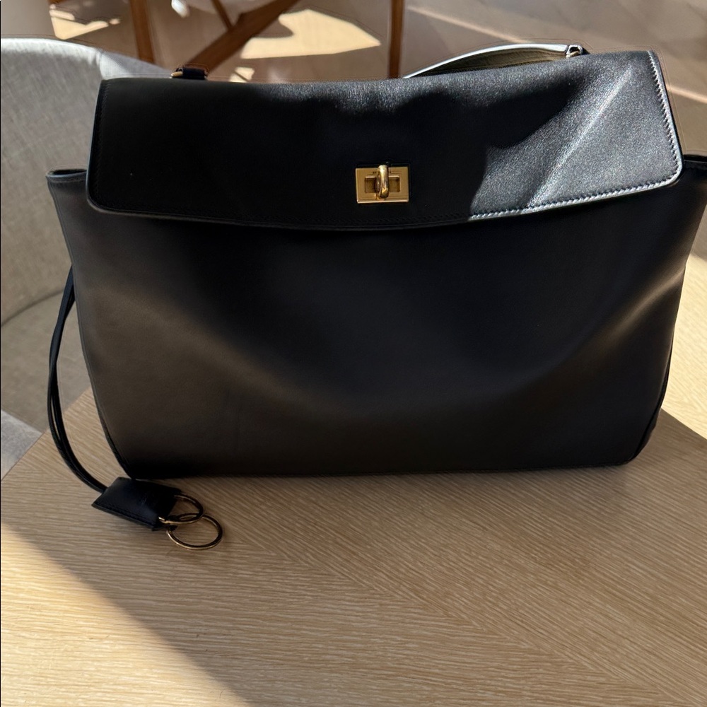 BALENCIAGA RODEO (M) TOP HANDLE IN BLACK SMOOTH LEATHER